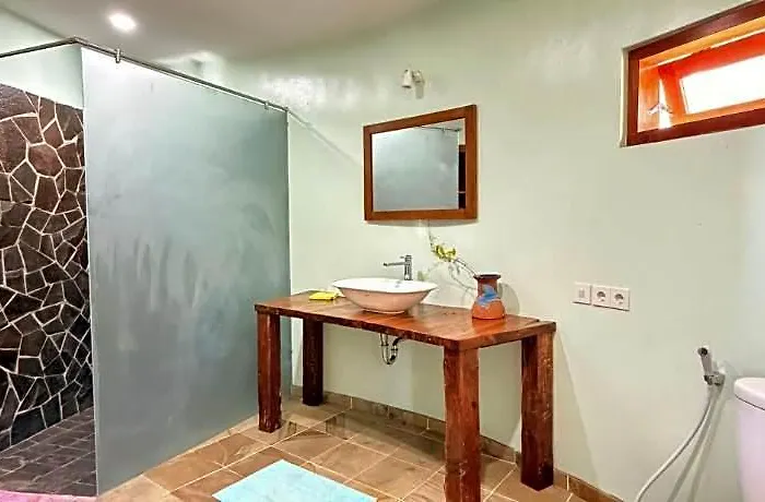 Ponjok Batu 5*